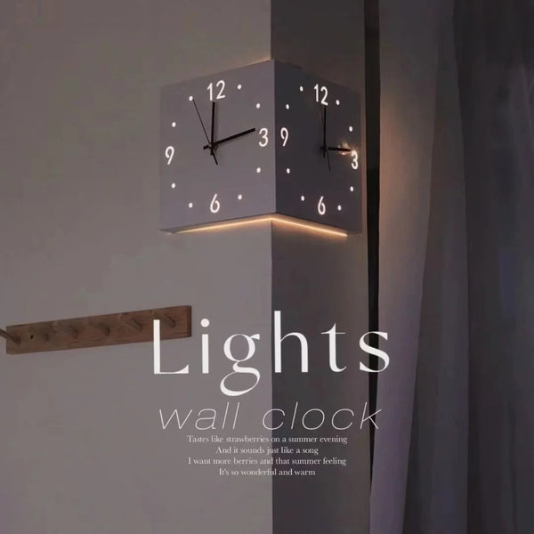 Moderne dubbelzijdige hoekwandklok | Stil en lichtgevoelig ontwerp