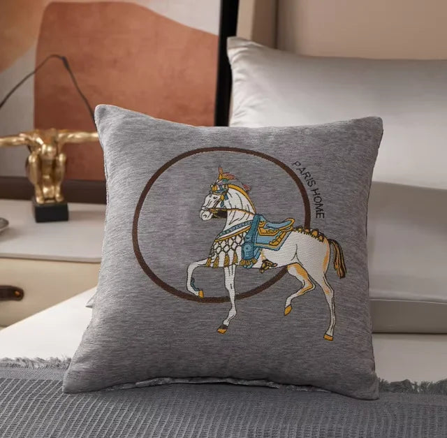 Luxe Kussenhoes Met Paard Borduurwerk | Moderne Sofa Decoratie - POUEV