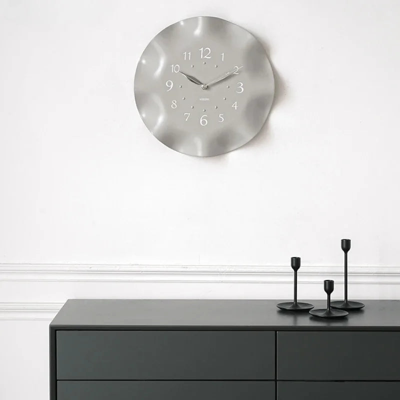 Moderne minimalistische witte wandklok | Elegante woon- en woonkamerinrichting