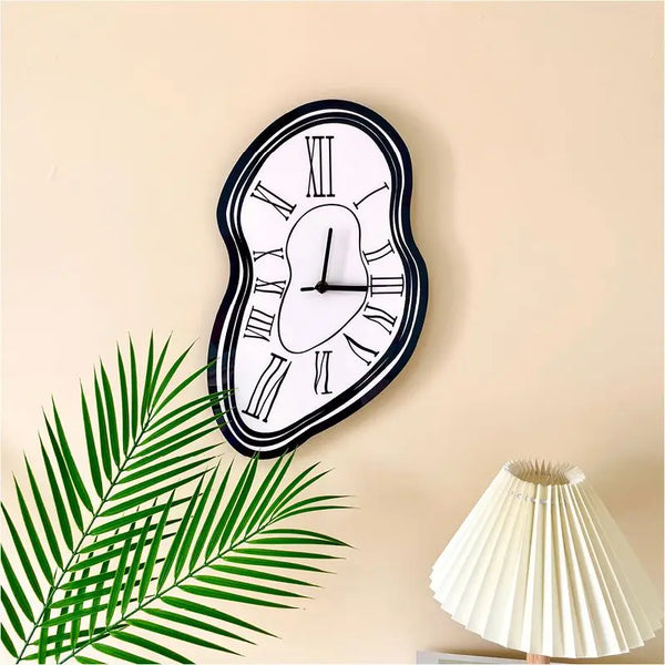 Moderne onregelmatige wandklok | Uniek vervormd ontwerp voor woondecoratie