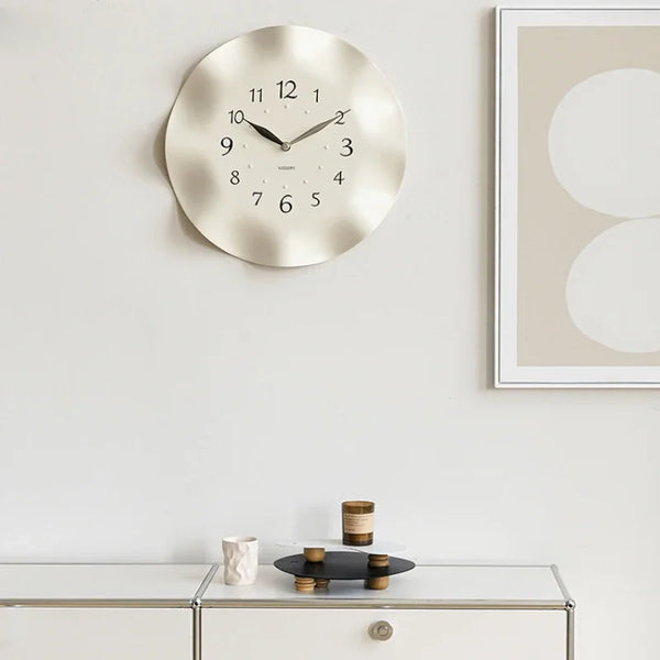 Moderne minimalistische witte wandklok | Elegante woon- en woonkamerinrichting