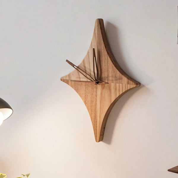 Stervormige wandklok van massief hout | Stijlvolle en natuurlijke wanddecoratie