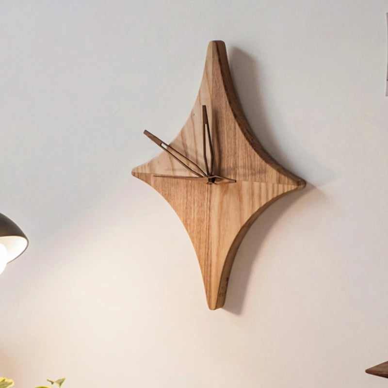 Stervormige wandklok van massief hout | Stijlvolle en natuurlijke wanddecoratie